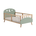 **Houten peuterbed met sterren- en maanontwerp**